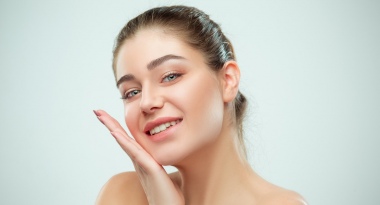 Сглаживаем углы лица с косметологом